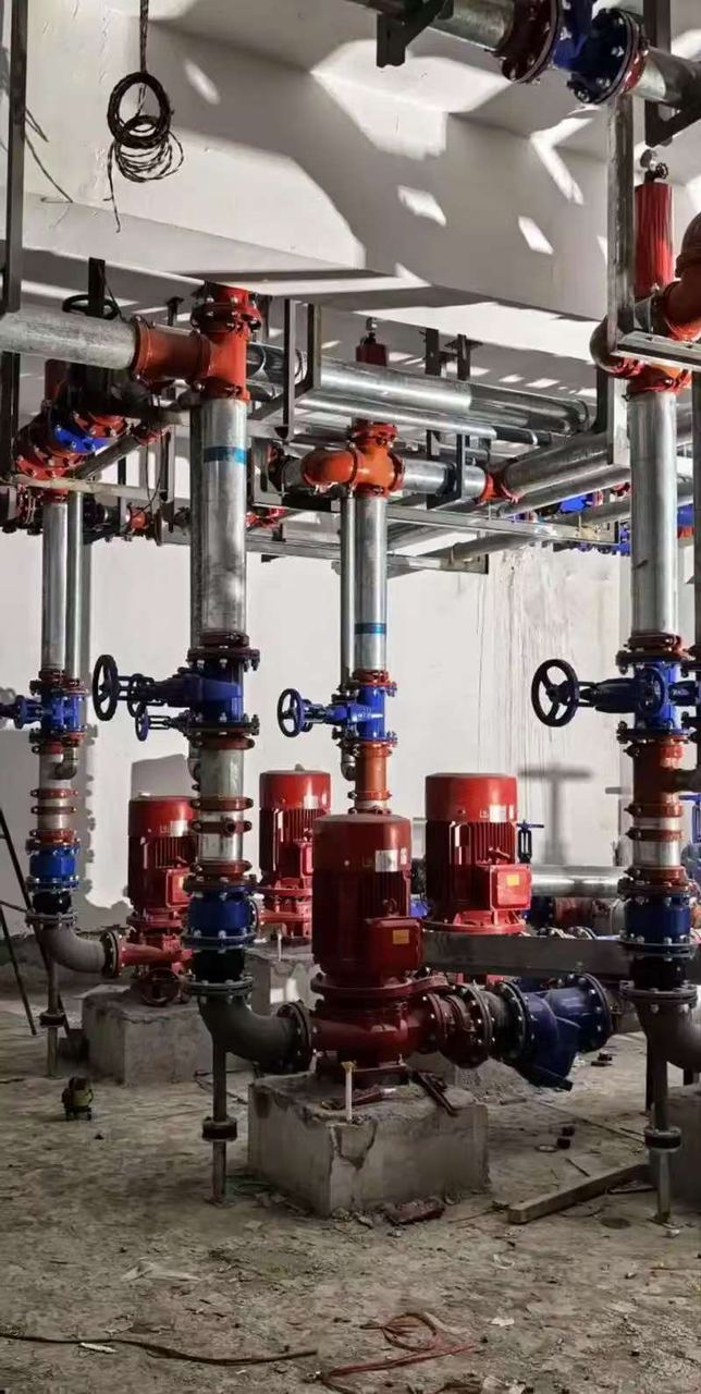 济南市政管道疑难漏点维修现场实拍:泵房管道工程巡检