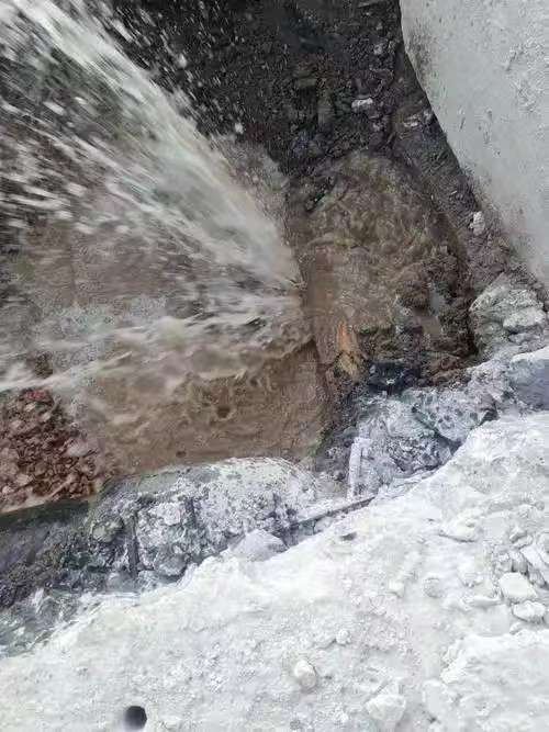 管道漏点开挖维修实拍
