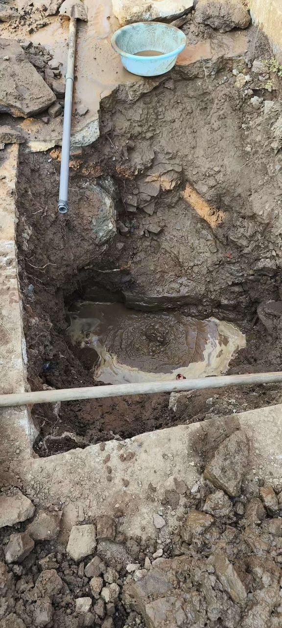 济南室外自来水主管漏水维修现场实拍:漏水检测定位与维修施工