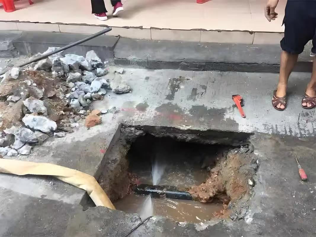 潍坊老房沉箱渗漏维修现场实拍:漏水检测定位与维修施工