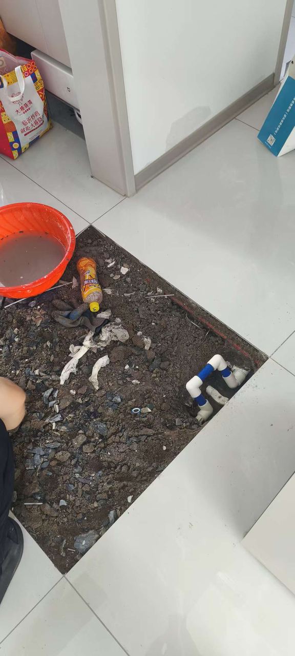 连云港热力供暖管网查漏维修现场实拍:漏水检测定位与维修施工