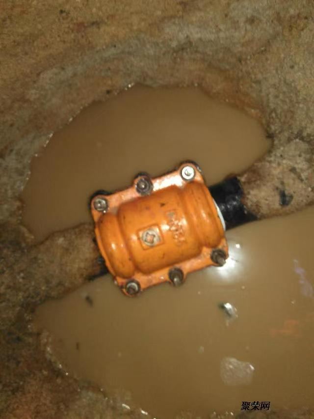 青岛市政管道疑难漏点维修现场实拍:漏水检测定位与维修施工
