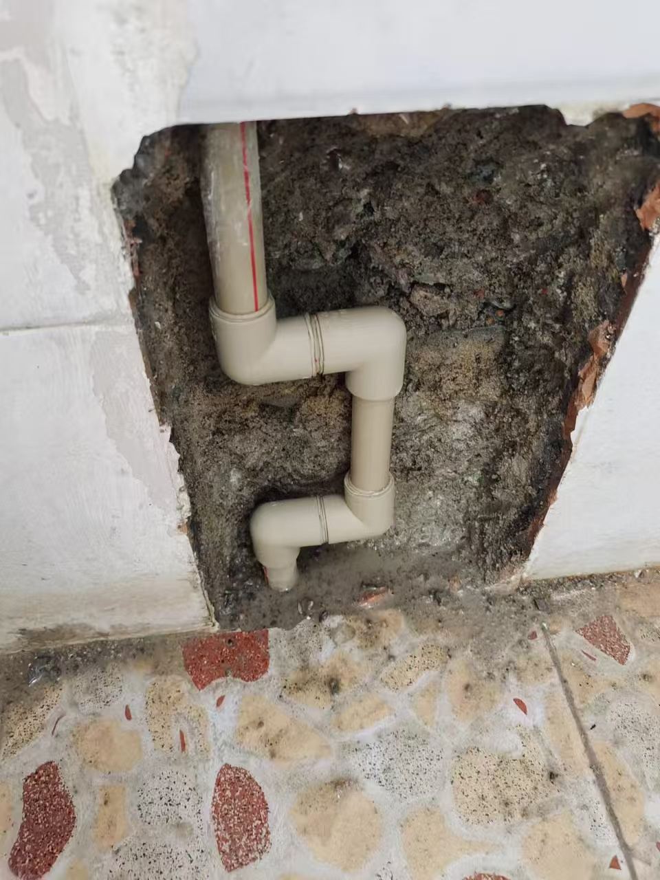 潍坊地埋电缆断线故障维修现场实拍:漏水检测定位与维修施工