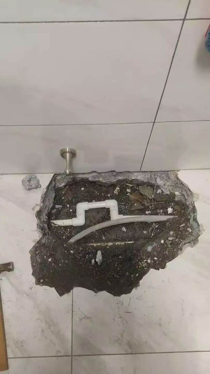 泰安老房沉箱渗漏维修现场实拍:漏水检测定位与维修施工